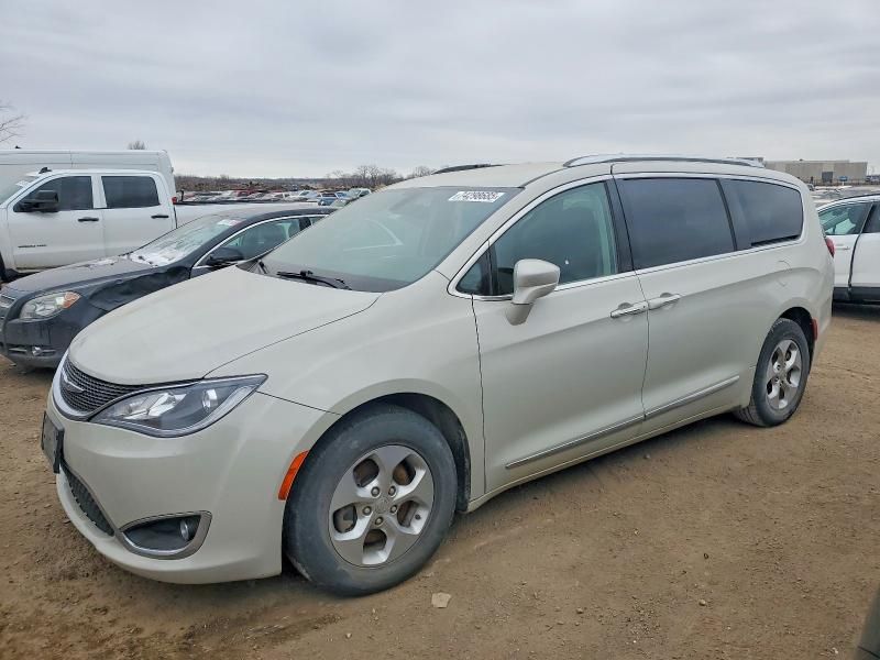 2017 Chrysler Pacifica Touring l Plus
