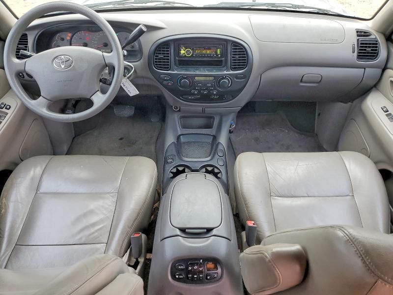 2004 Toyota Sequoia SR5