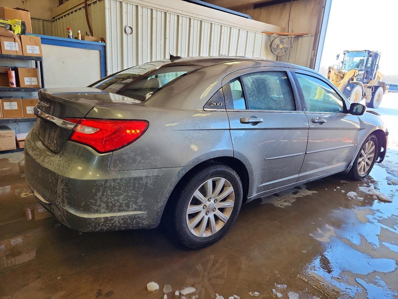 2013 Chrysler 200 Touring
