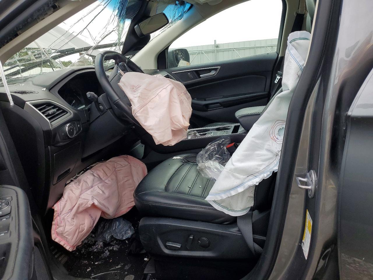 2022 Ford Edge sel
