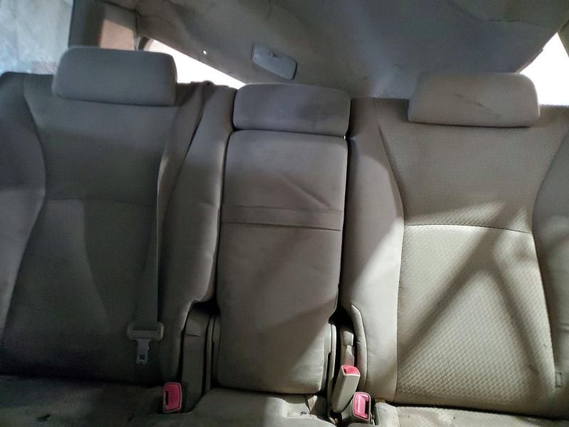 2004 Toyota Highlander Base