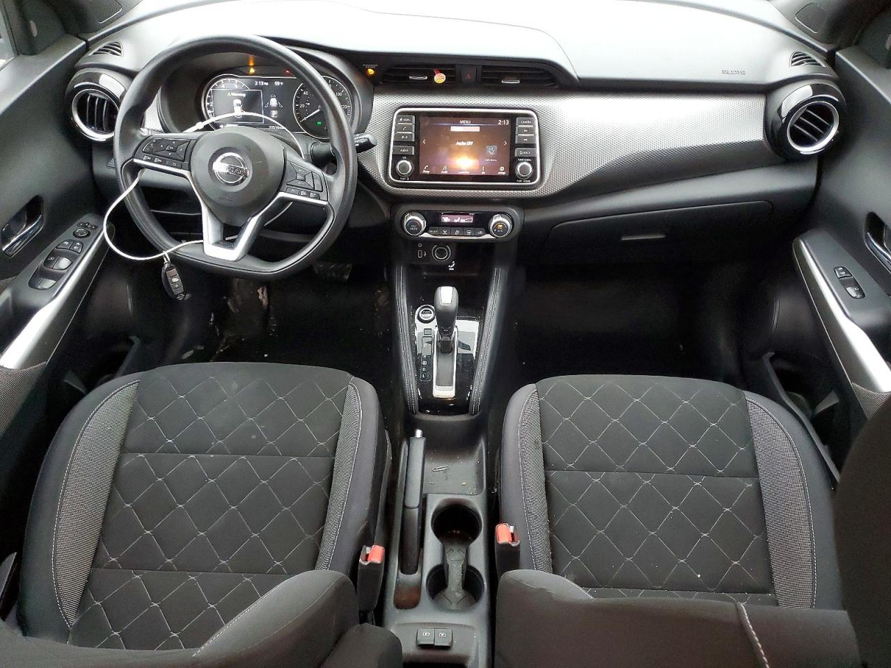 2019 Nissan Kicks s