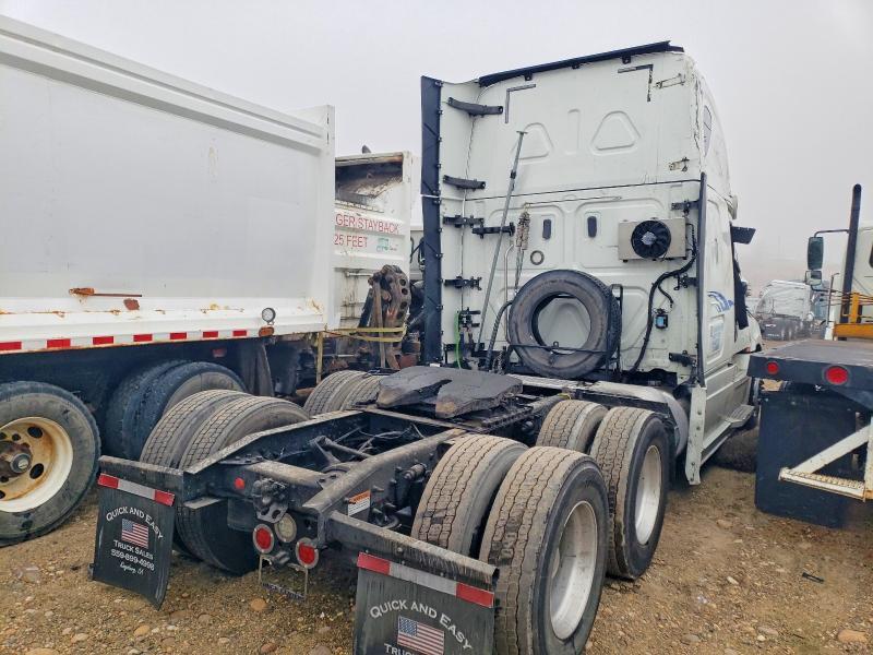 2018 Freigliner 2018 Freightliner Cascadia 126 Semi Truck
