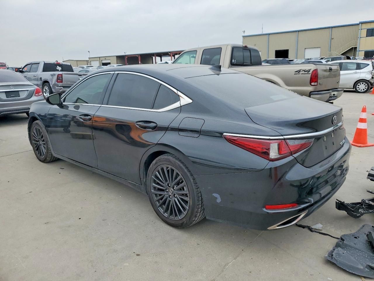 2022 Lexus Es 350 Base