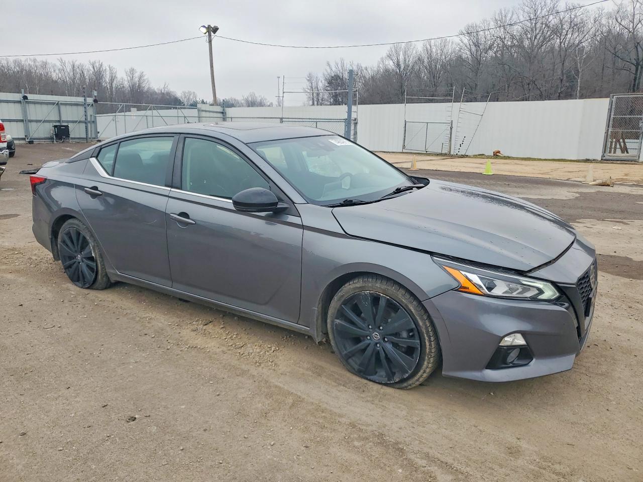 2022 Niss Altima sr