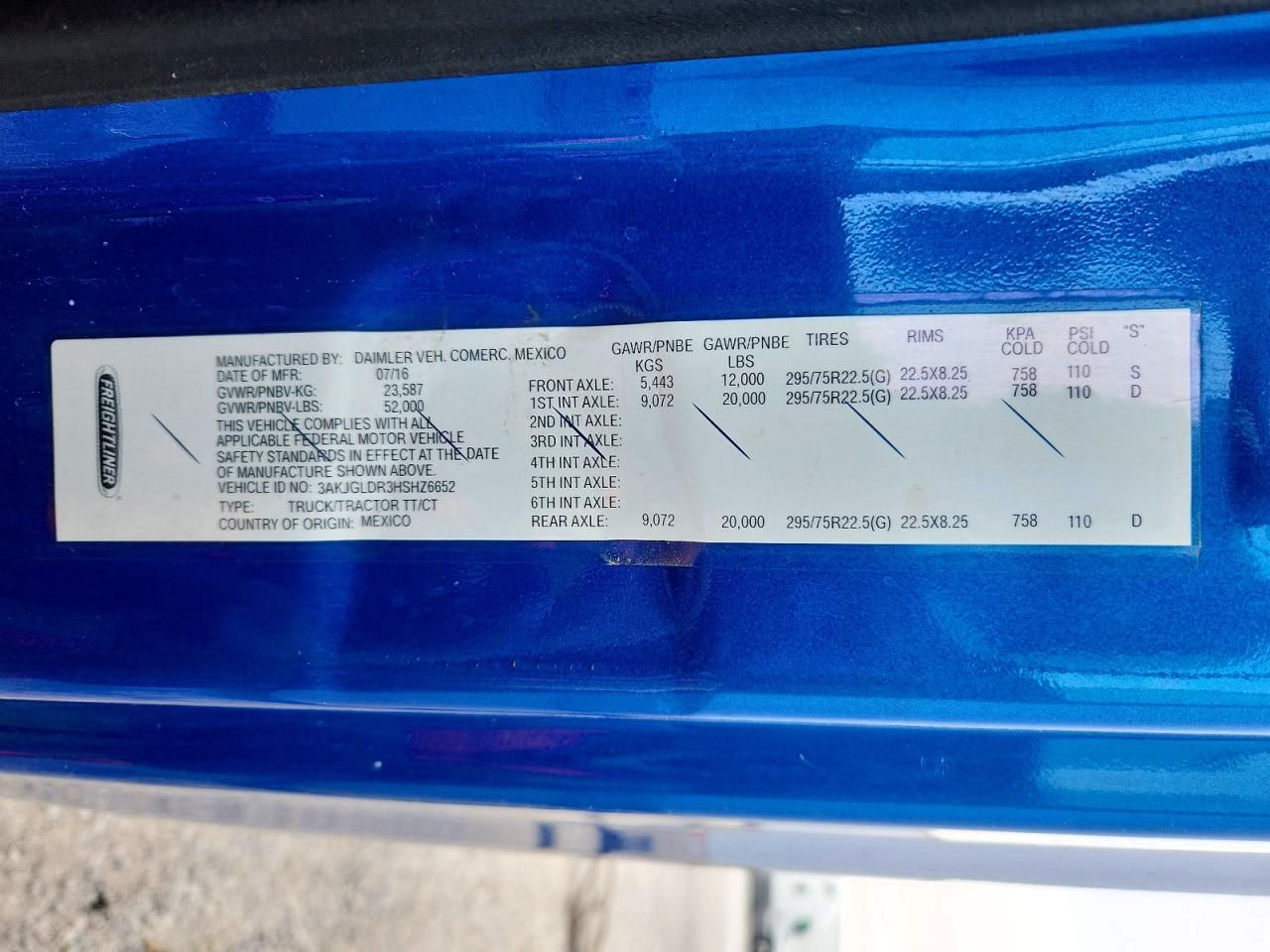 2017 Freightliner Cascadia 125 Semi Truck