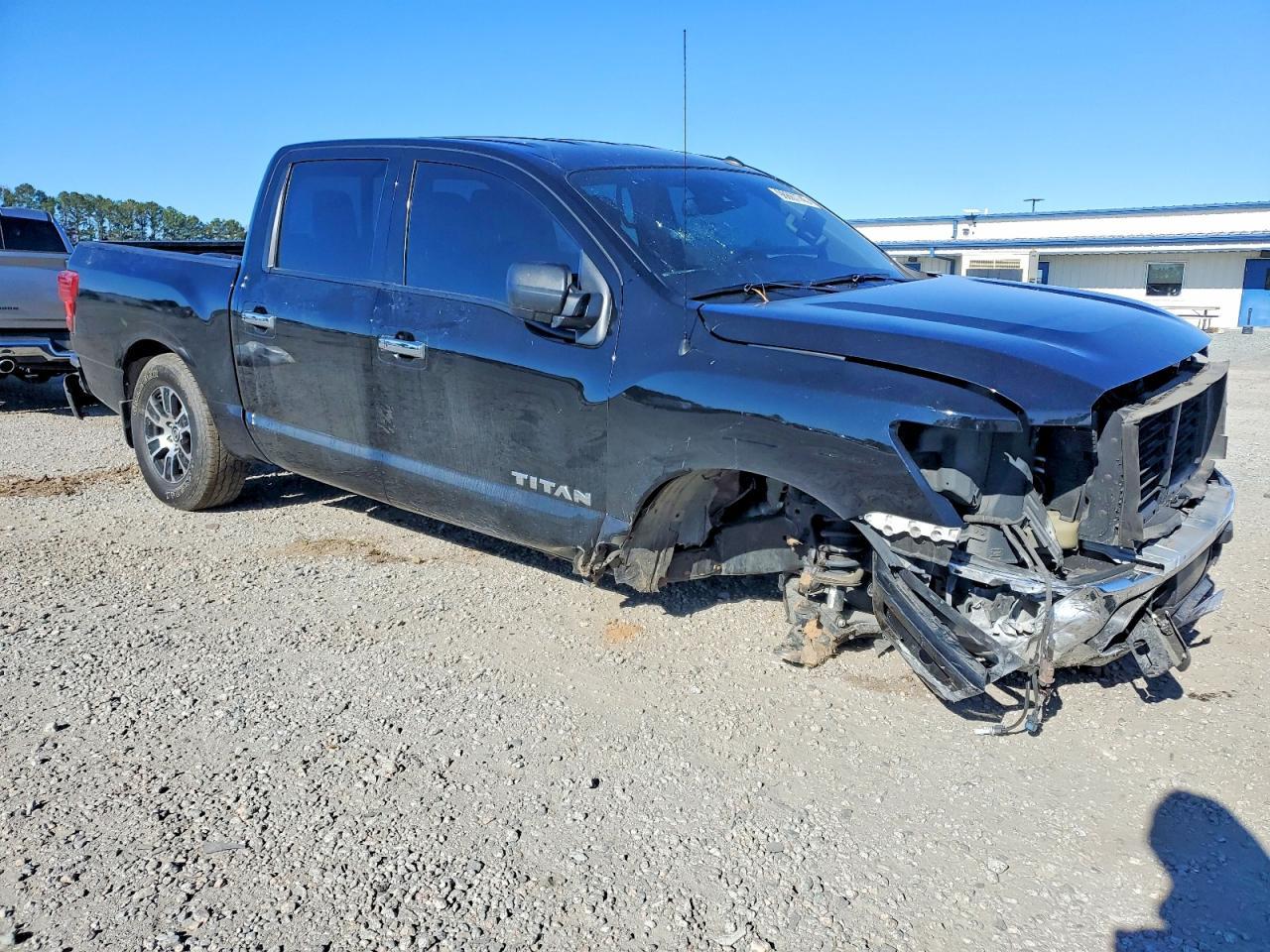 2021 Nissan Titan sv