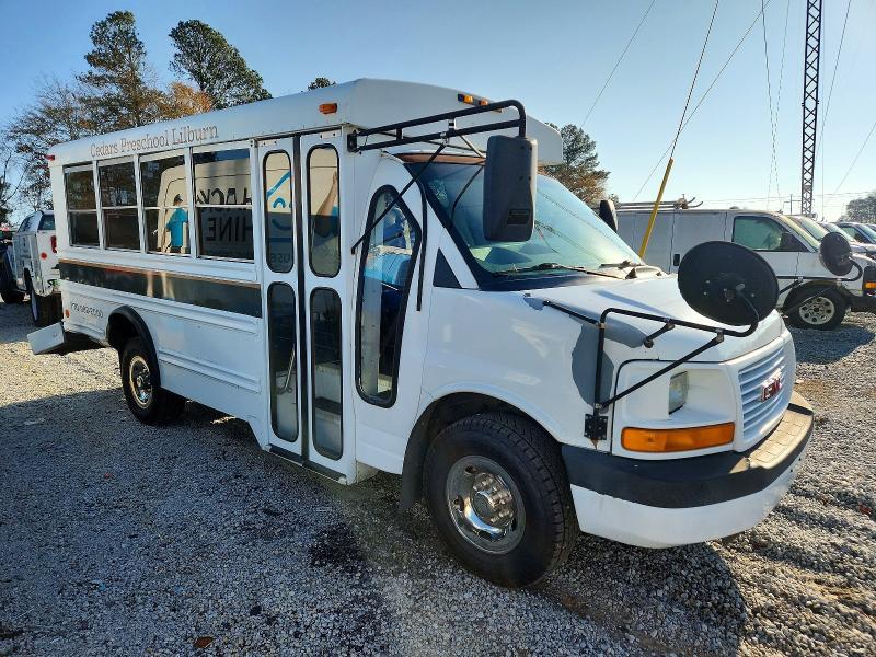 2004 GMC Savana Cutaway G3500