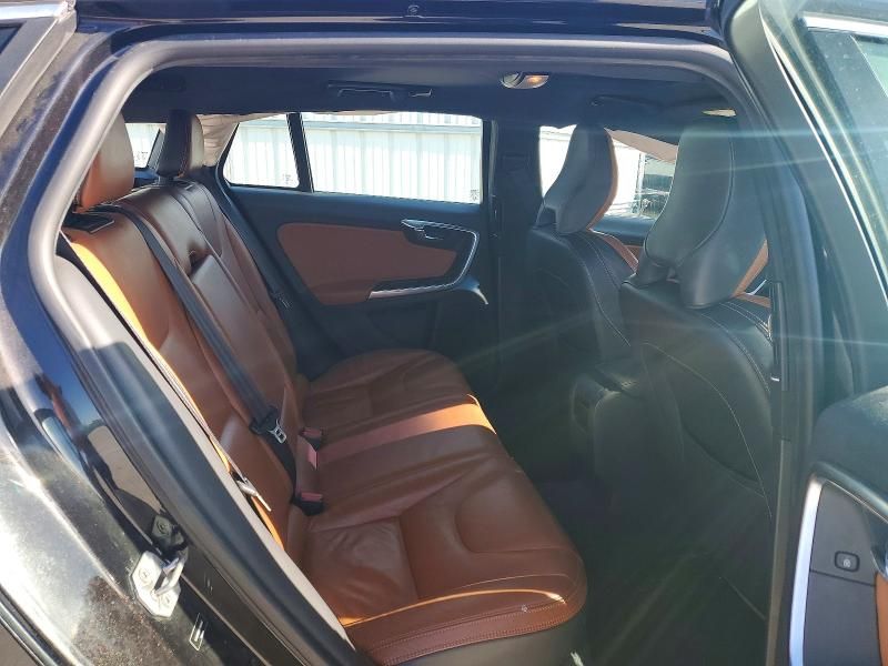 2015 Volvo V60 Premier