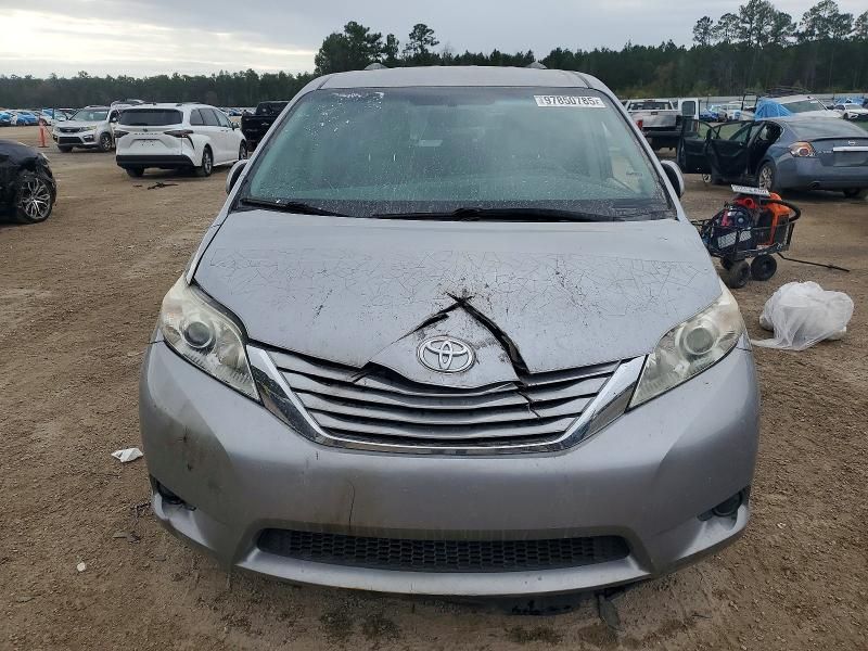 2017 Toyota Sienna le