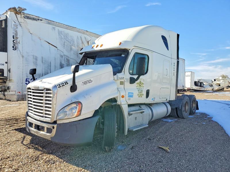 2016 Freigliner 2016 Freightliner Cascadia 125 Semi Truck