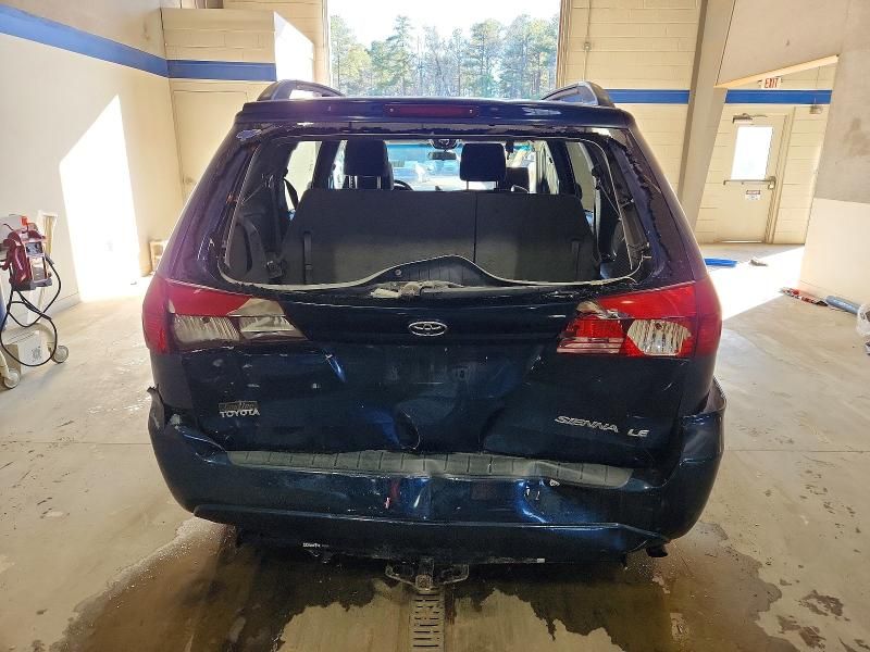 2004 Toyota Sienna ce