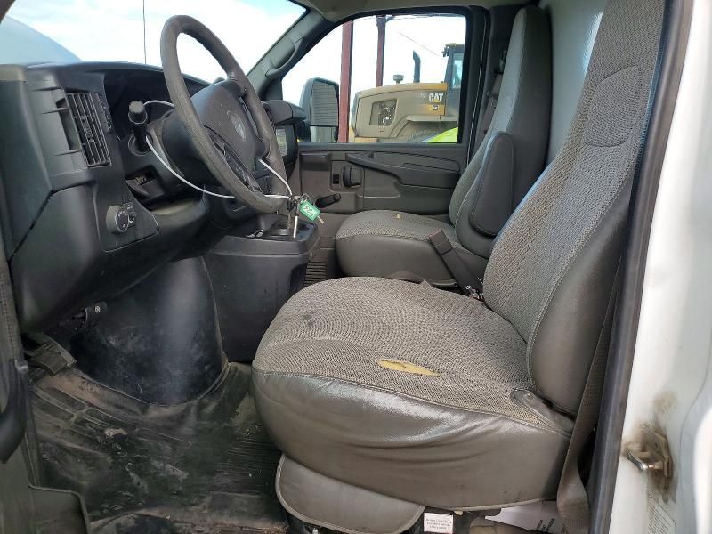 2015 Chevrolet Express BOX Truck