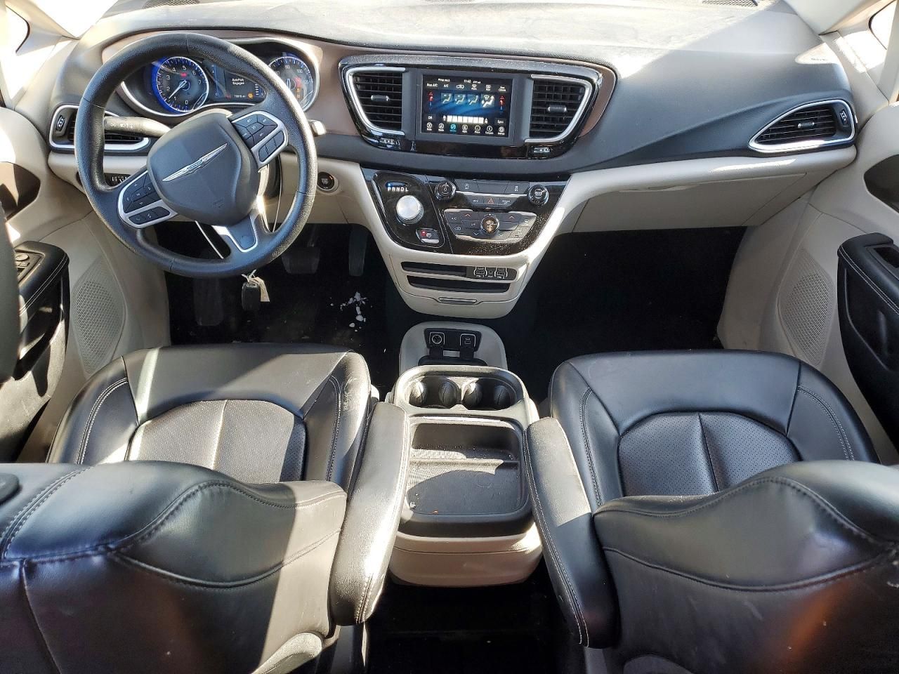 2021 Chrysler Voyager lxi