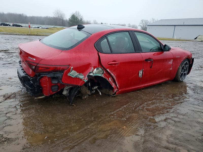 2022 Alfa Romeo Giulia Super
