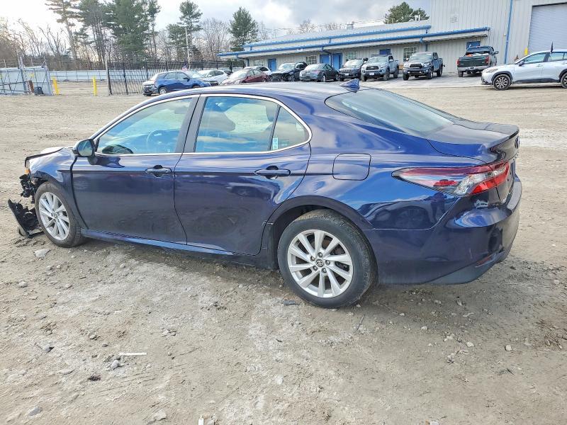 2021 Toyota Camry le