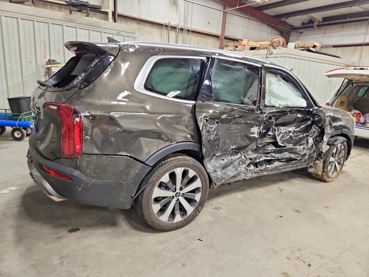 2022 KIA Telluride s