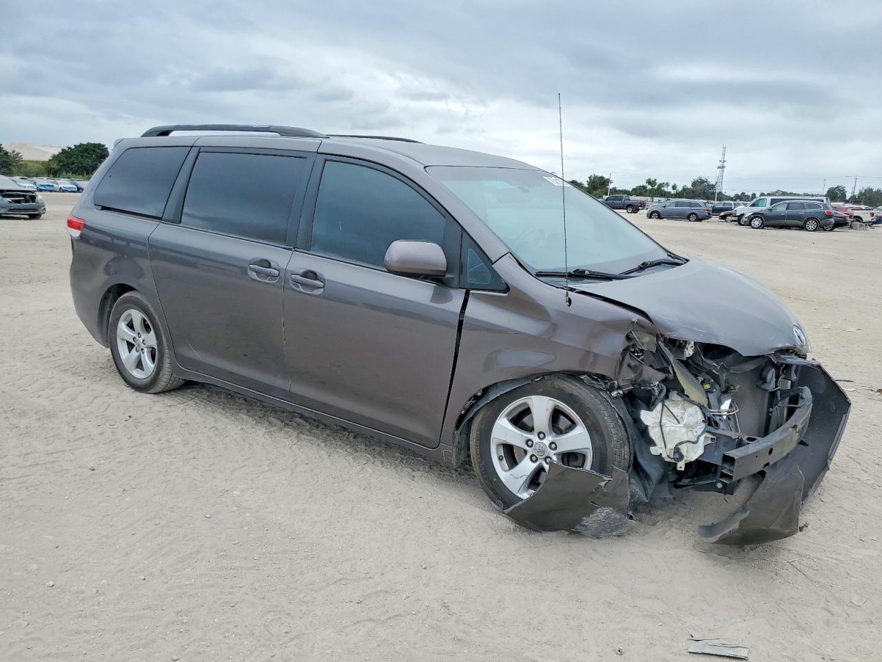 2012 Toyota Sienna le