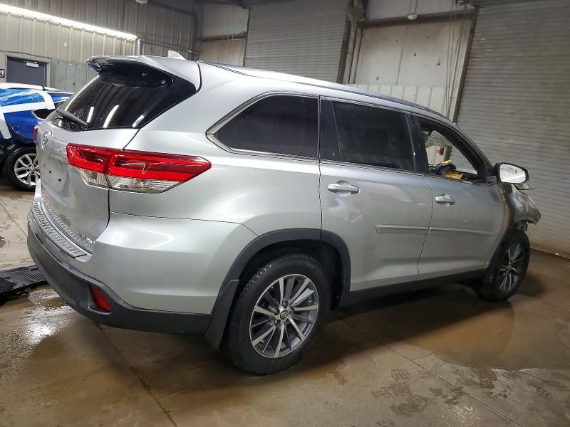 2019 Toyota Highlander se