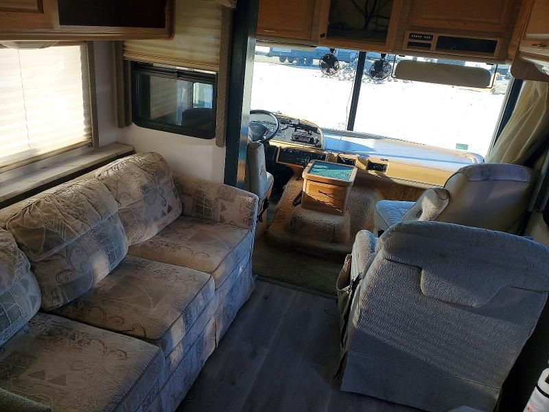 2001 Bounder 2001 Ford F550 Super Duty Stripped Chassis