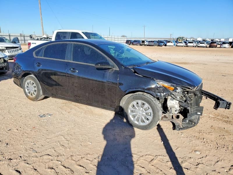 2022 KIA Forte fe