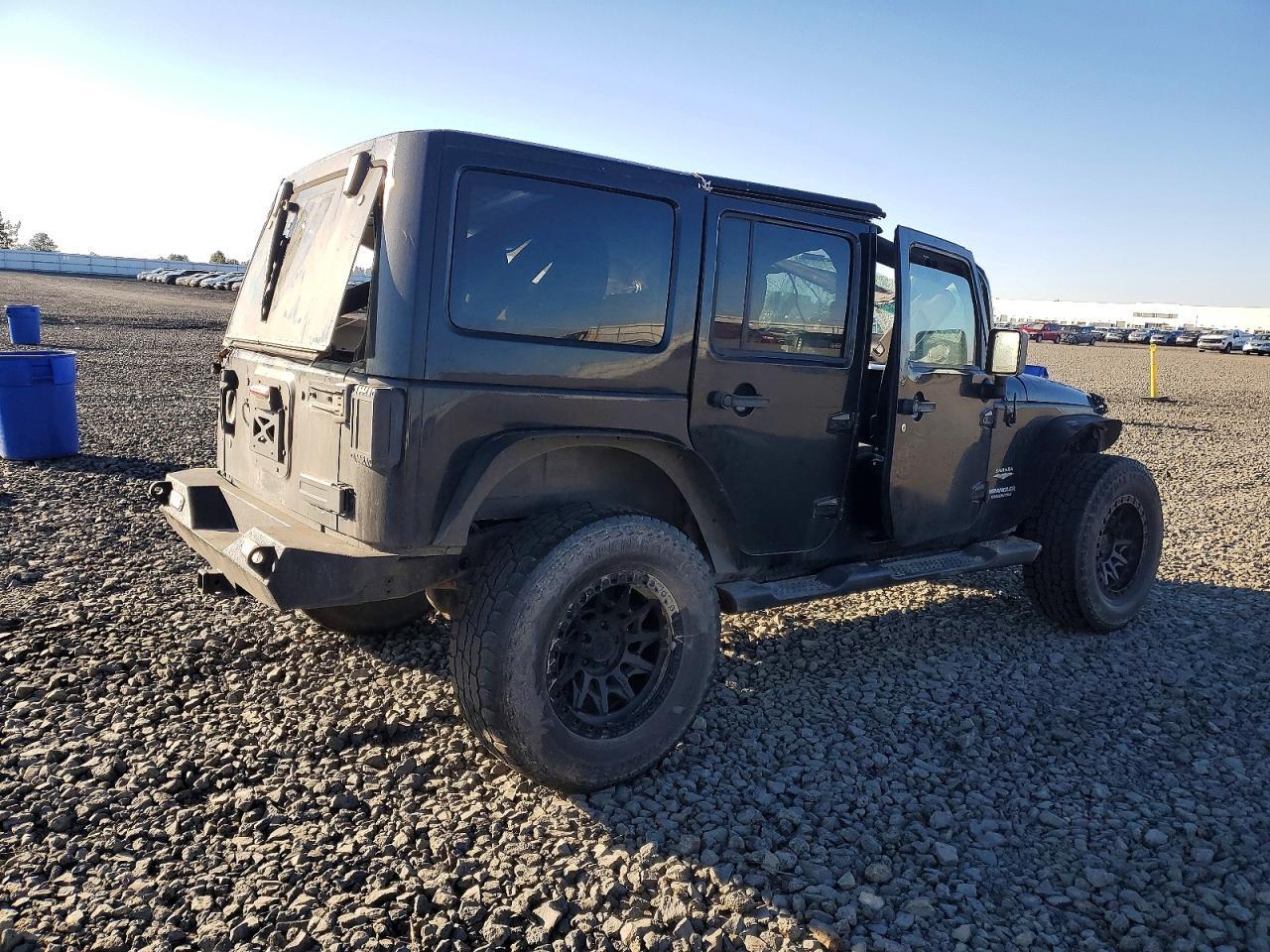 2013 Jeep Wrangler Unlimited Sahara