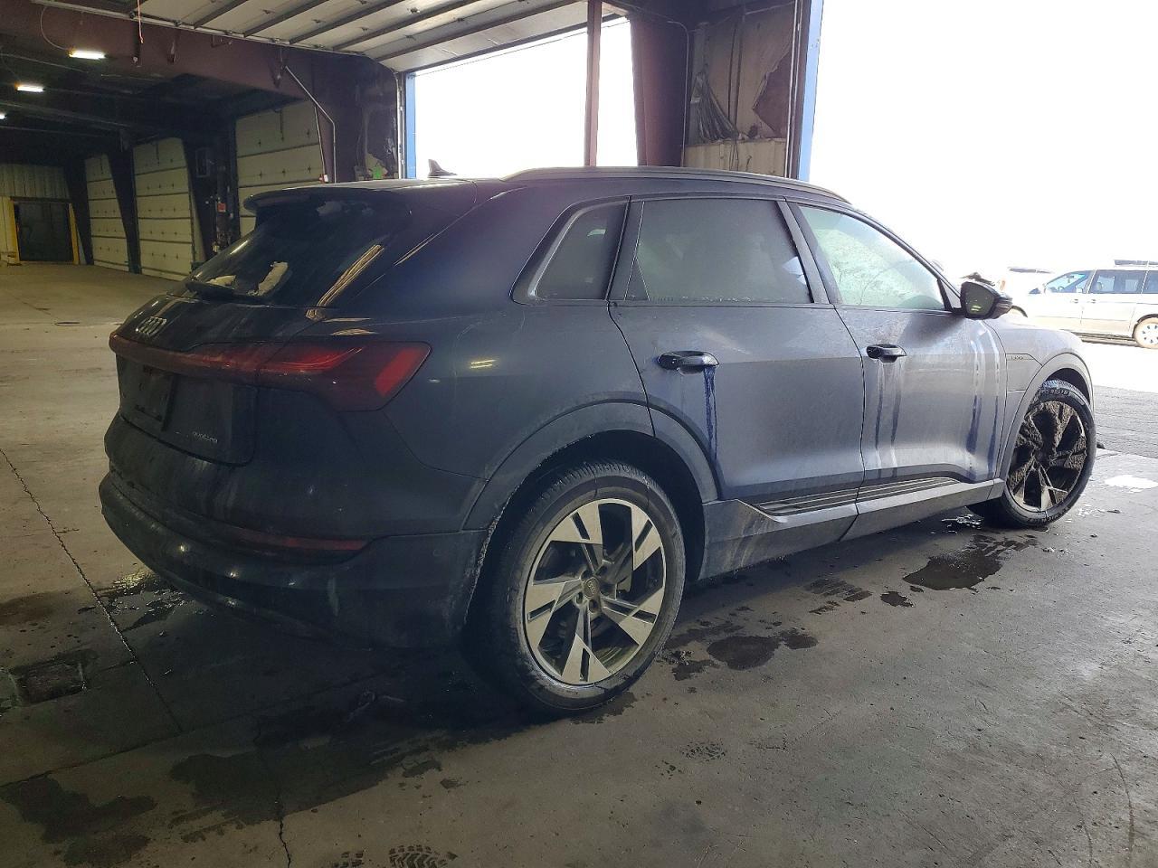 2021 Audi E-tron Premium