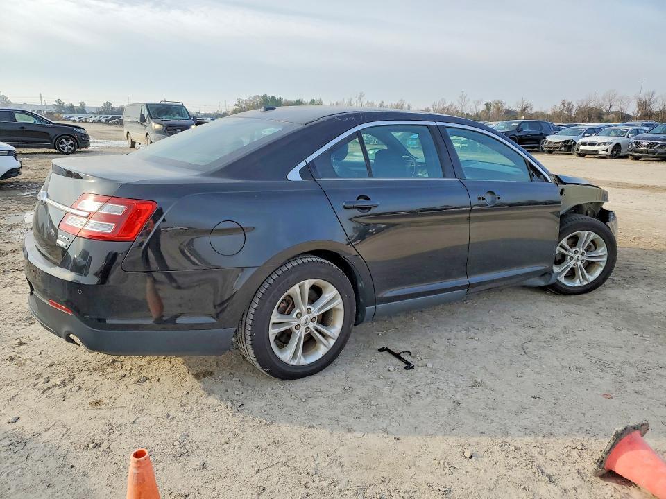 2016 Ford Taurus sel
