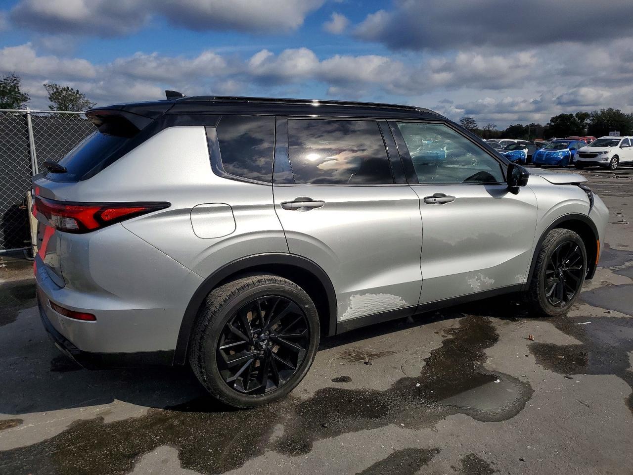 2024 Mitsubishi Outlander sel