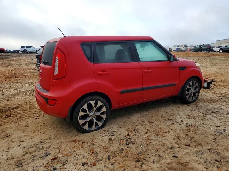 2013 KIA Soul +