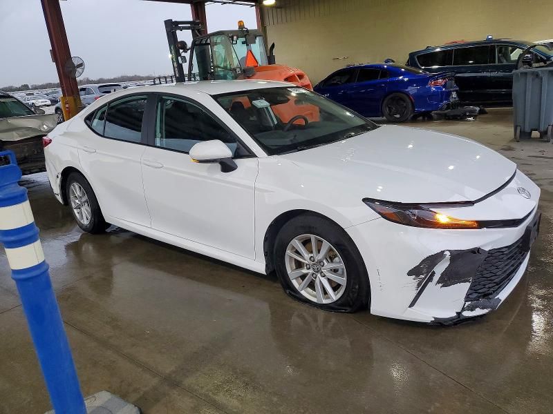 2025 Toyota Camry le