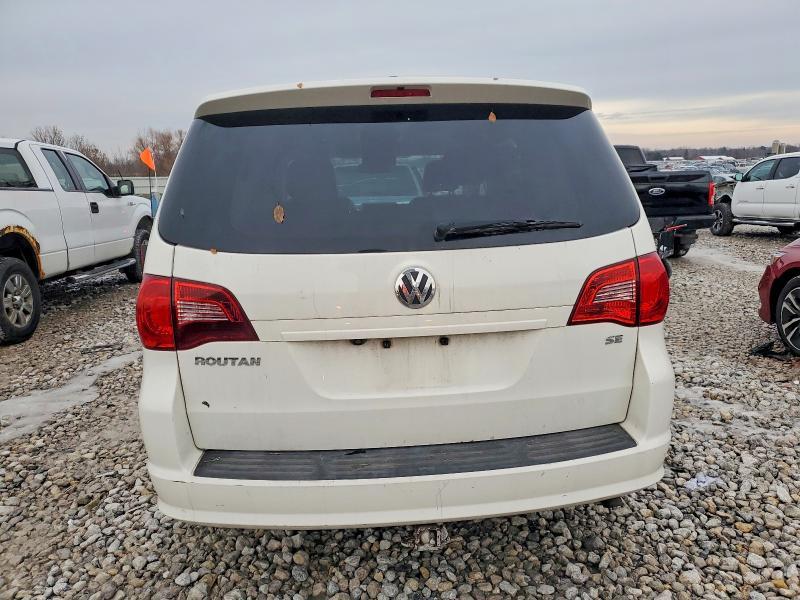 2012 Volkswagen Routan se