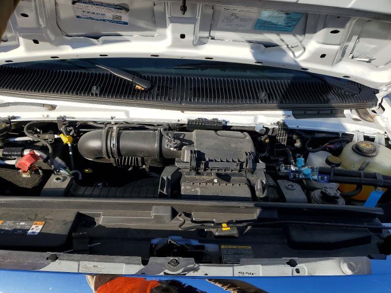 2025 Ford Econoline E450 Super Duty Cutaway van