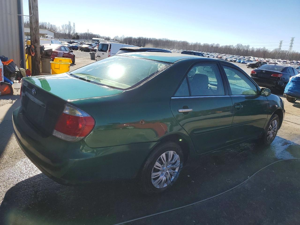 2004 Toyota Camry le