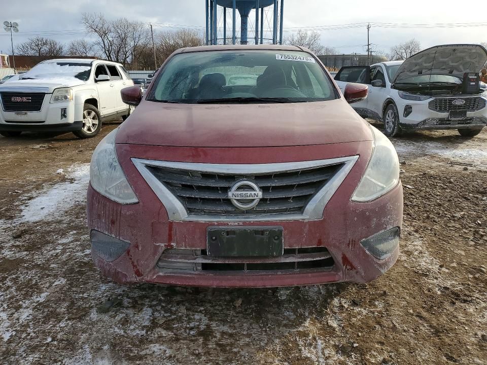 2019 Nissan Versa sv