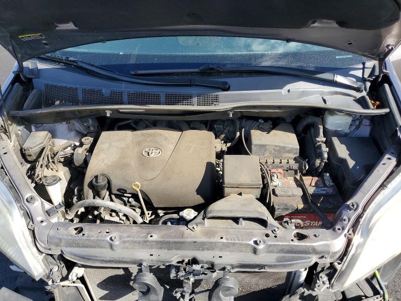 2020 Toyota Sienna le