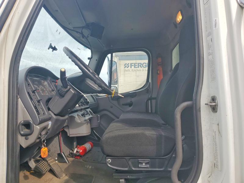 2015 Freightliner Business Class M2 BOX Truck