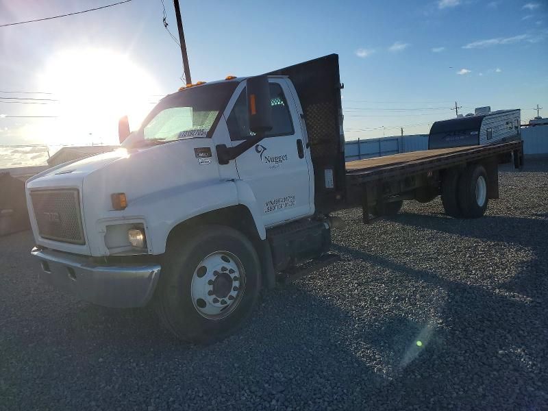 2009 GMC C6500 Flatbed Truck