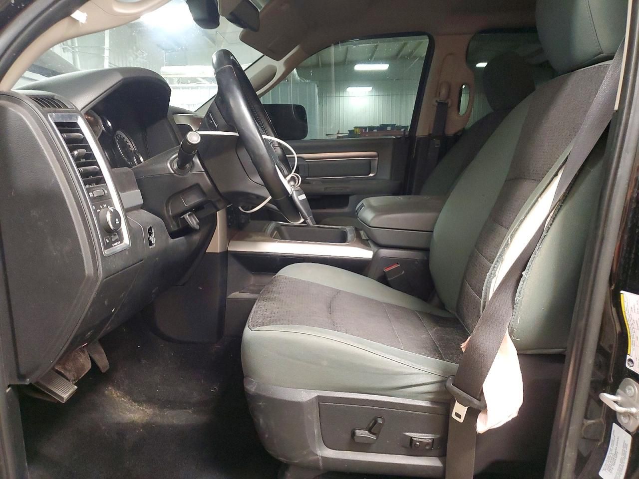 2016 Dodge Ram 1500 slt