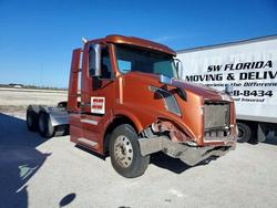 Vehiculos salvage en venta de Copart Clewiston, FL: 2015 Volvo VNL Semi Truck