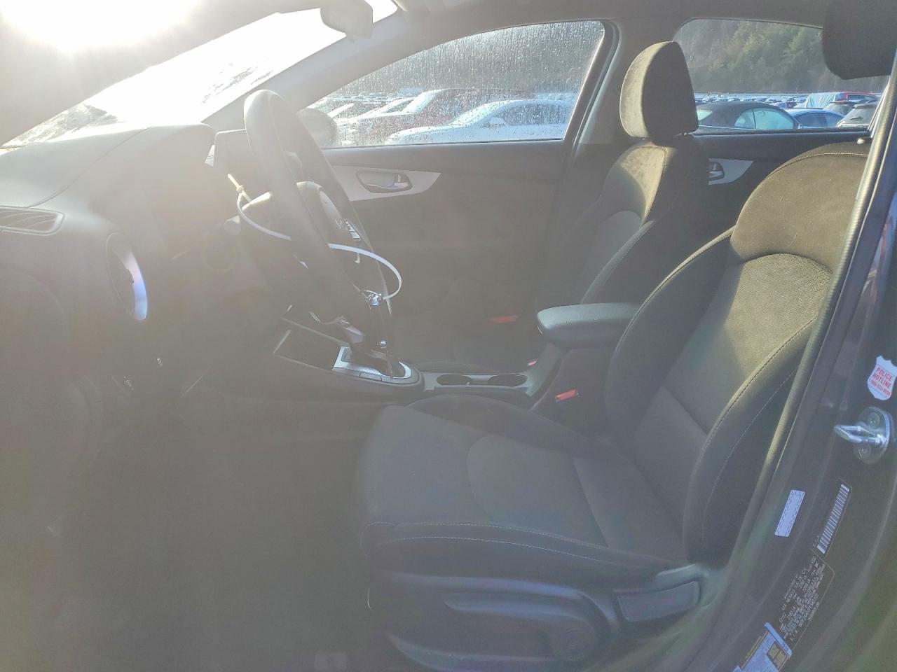 2023 KIA Forte lx