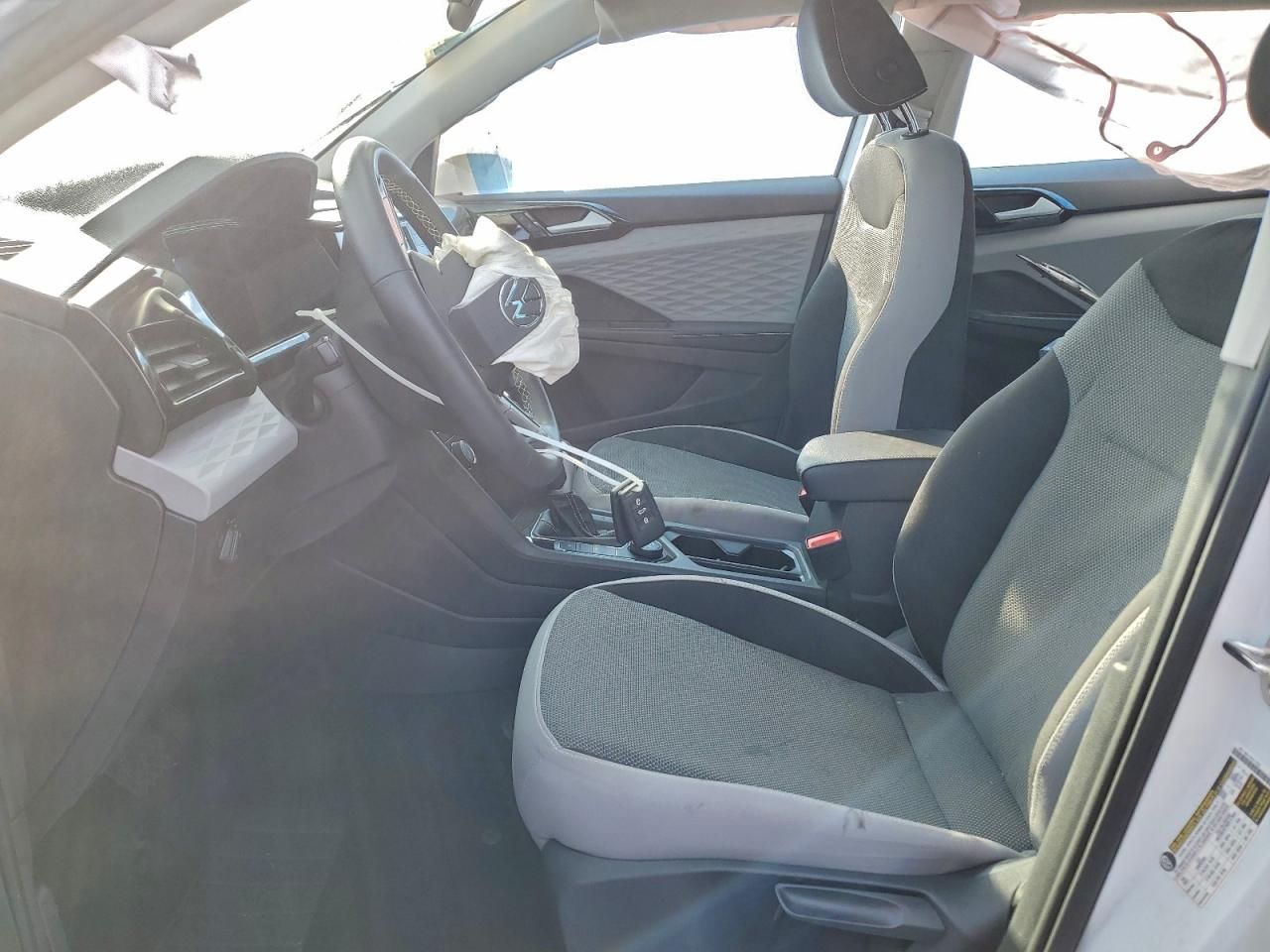 2024 Volkswagen Taos s