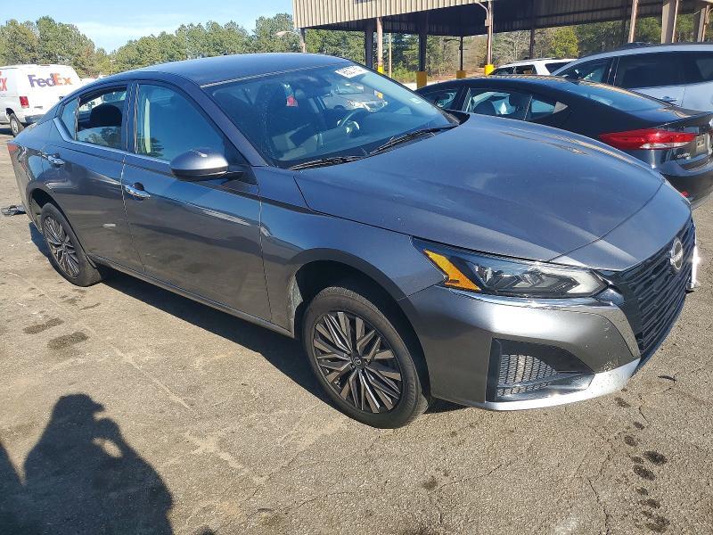 2023 Nissan Altima sv