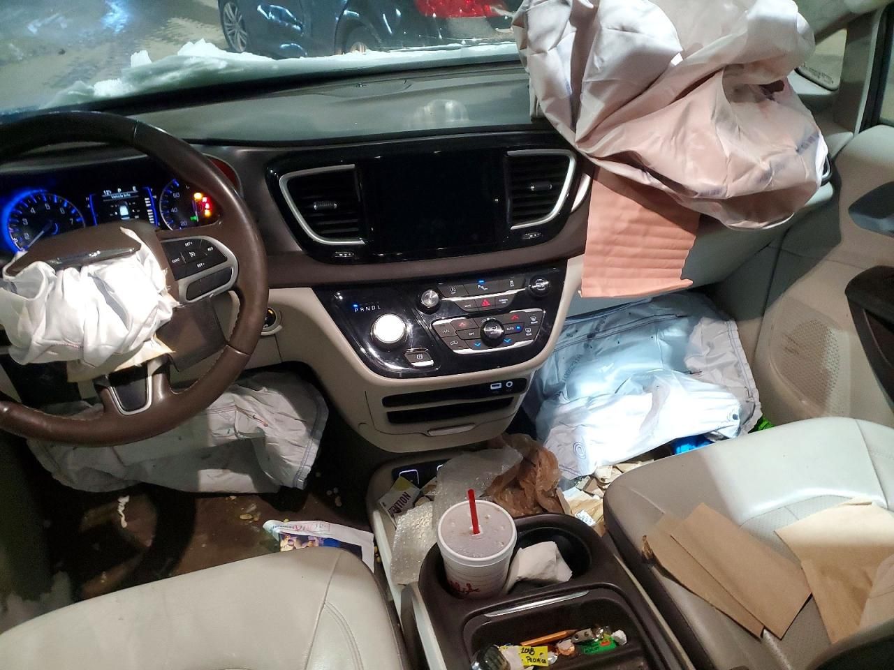 2018 Chrysler Pacifica Touring l