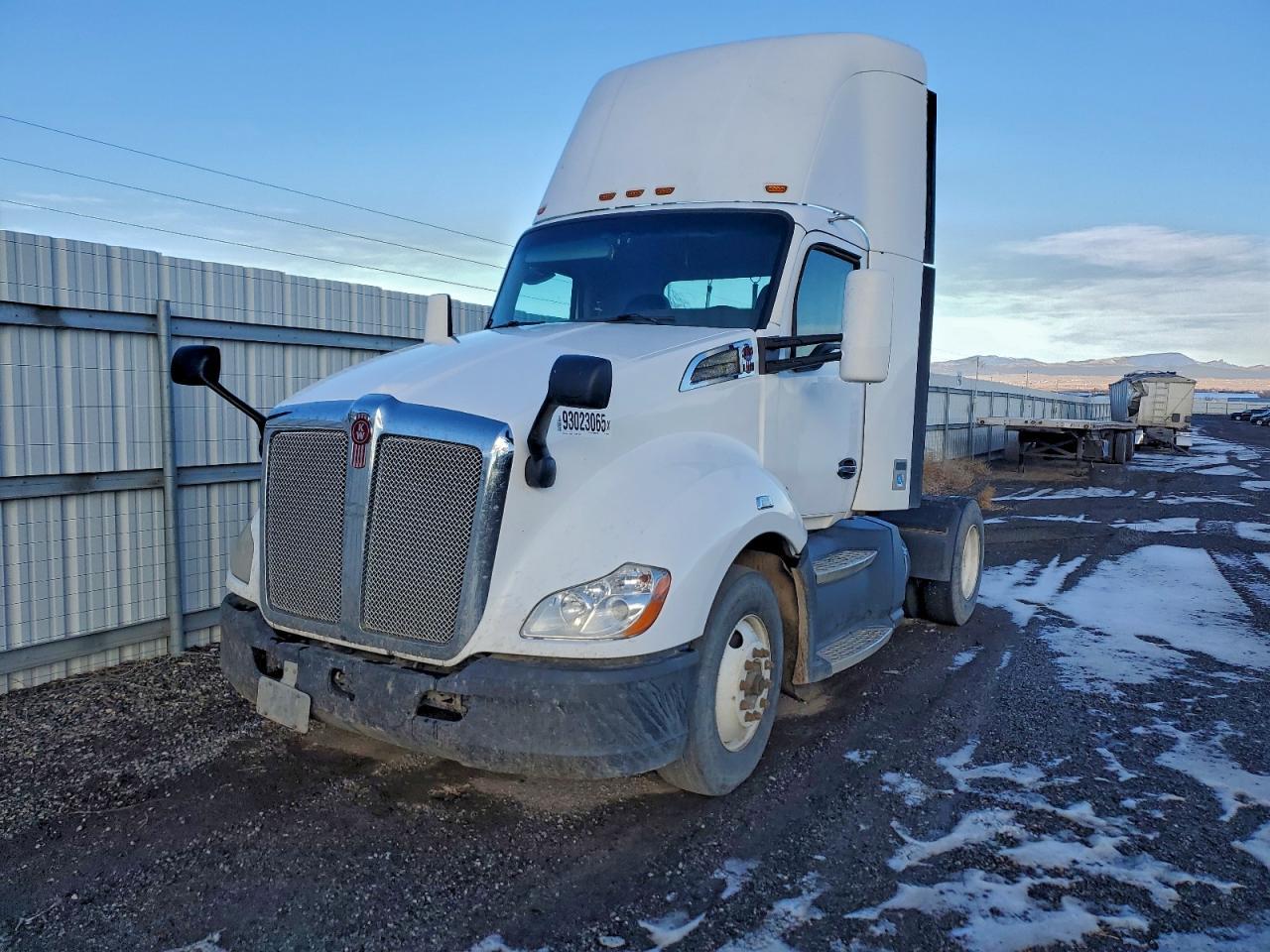 2019 Kenworth T680 Semi Truck