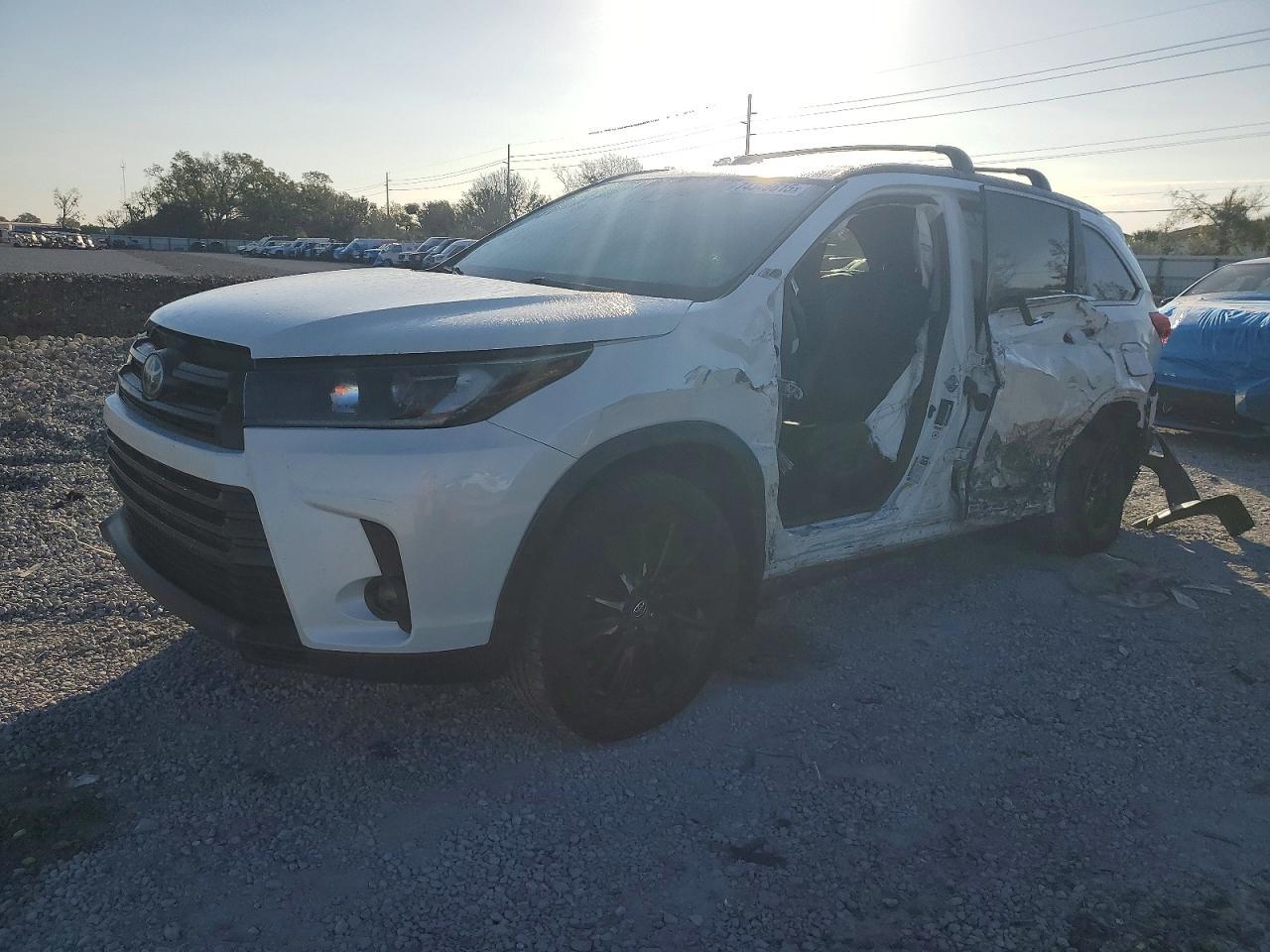 2019 Toyota Highlander se