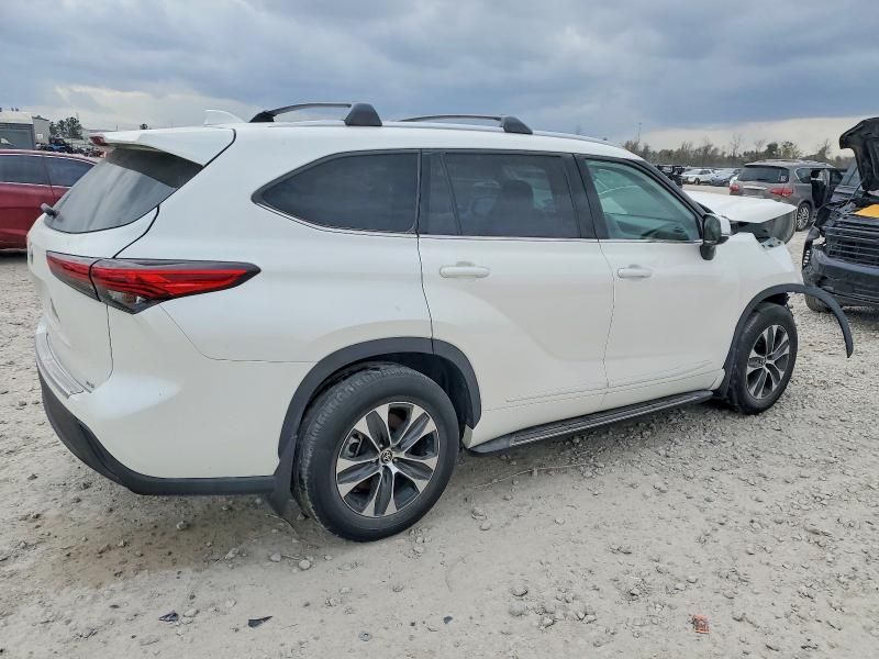 2021 Toyota Highlander xle