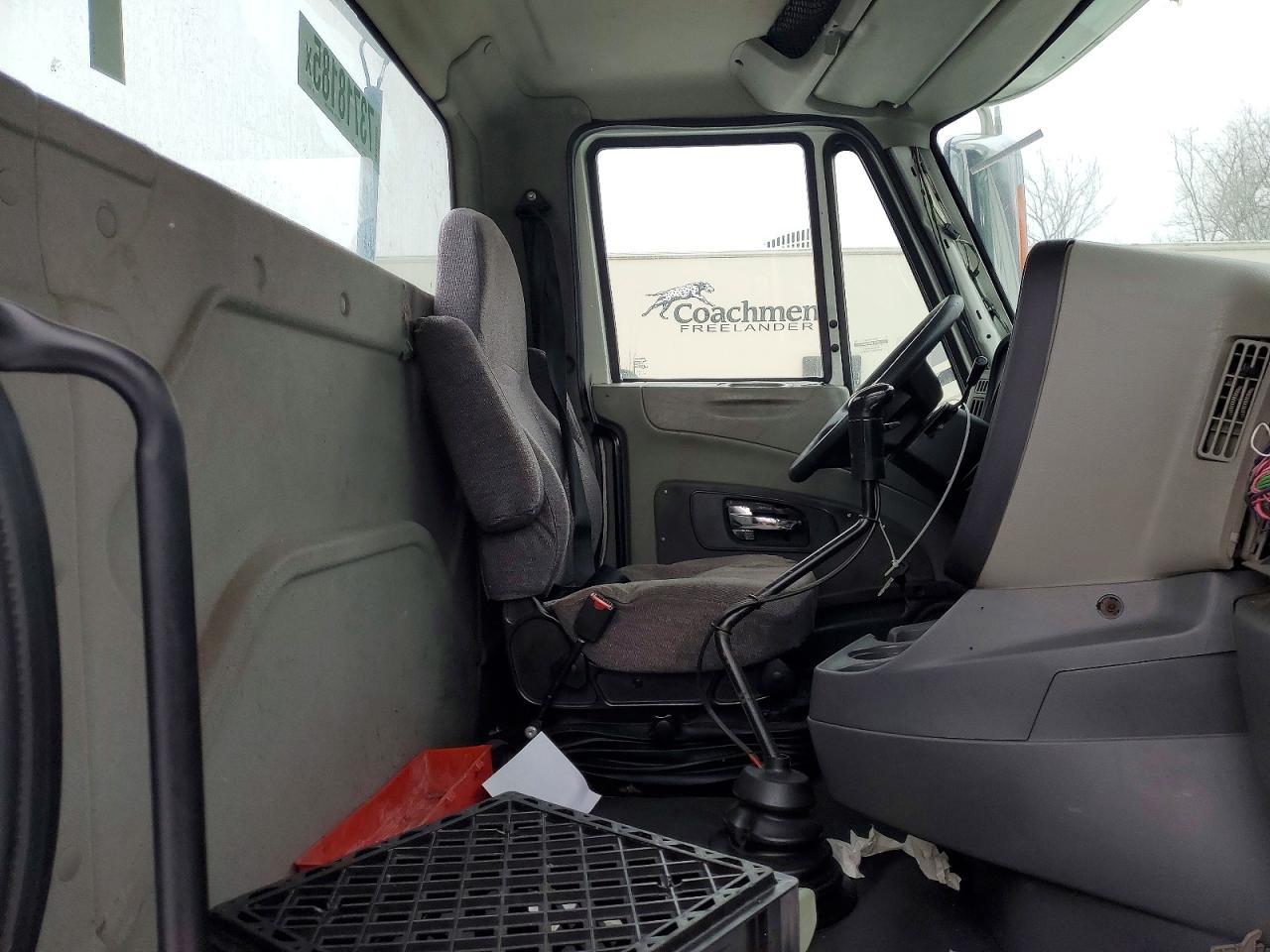 2015 International Prostar Semi Truck