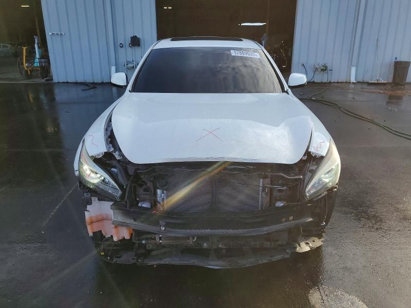 2015 Infiniti Q70 3.7