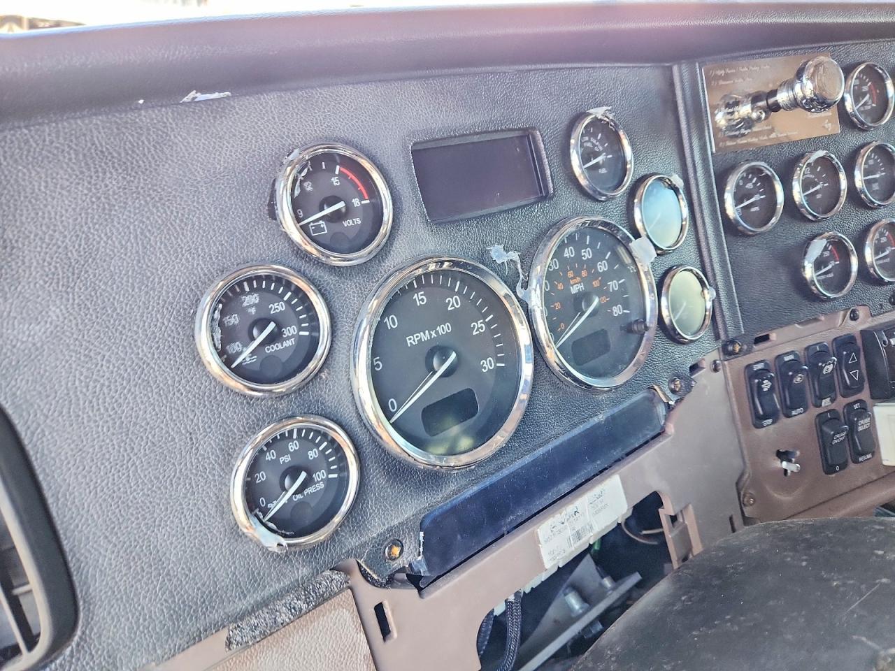 2019 Peterbilt 389 Semi Truck